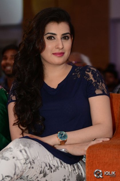 Archana-at-Nannu-Vadali-Neevu-Polevule-Movie-Audio-Launch